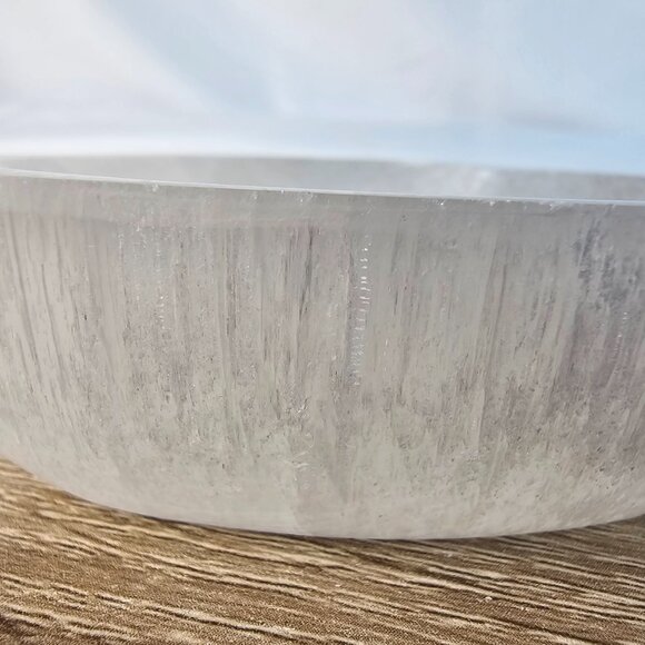 Selenite Crystal Charging Bowl - Heart - Picture 3 of 8